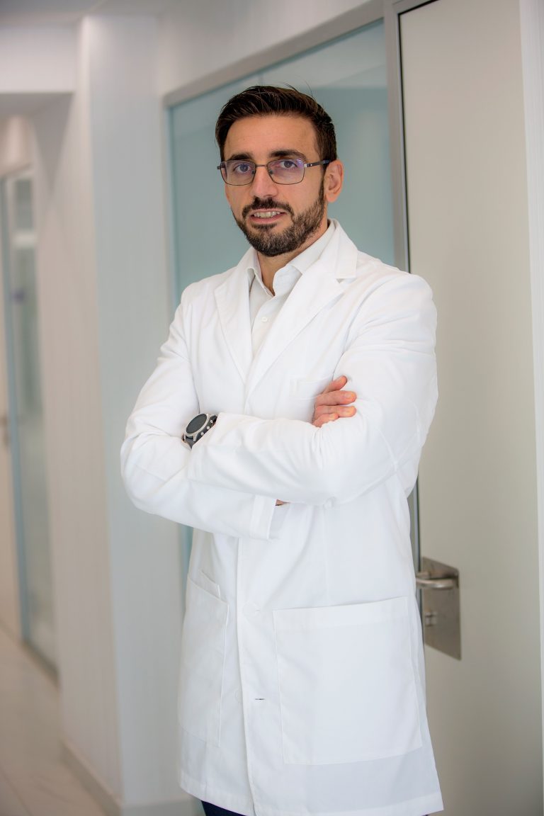 Un médico de Málaga galardonado como el mejor especialista en Tratamiento del Dolor de España