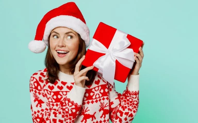 El insólito regalo navideño: un hombre sorprende a su esposa con 1.500 rollos de papel higiénico
