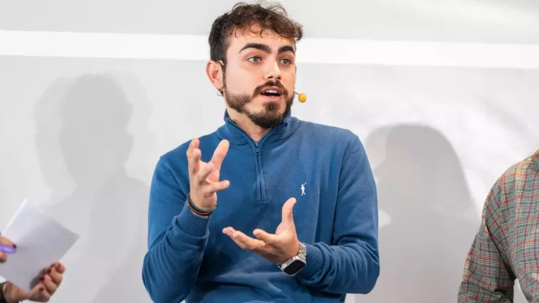 El partido político al que está afiliado uno de los Mozos de Arousa de ‘Reacción en Cadena’ 
