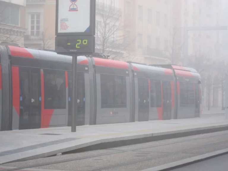 Bajas temperaturas y cielos nubosos tendrán en aviso a nueve comunidades en la mañana del último domingo del año