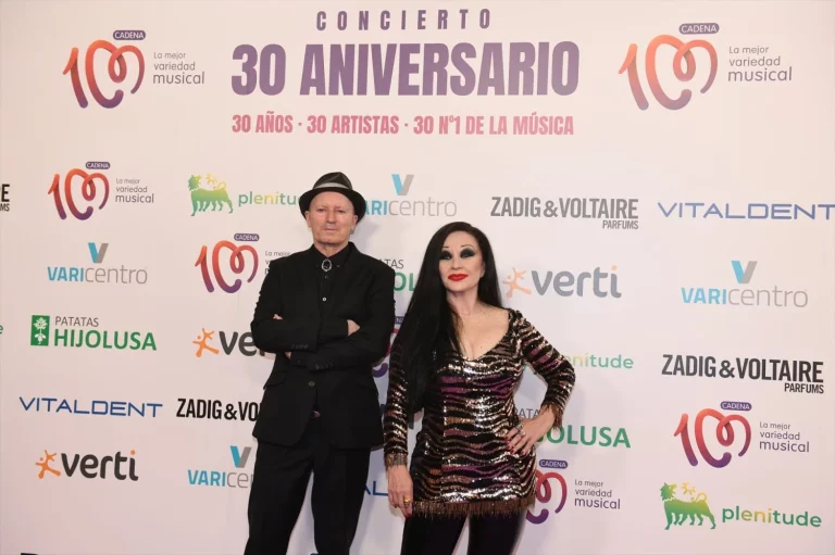 Alaska exige la contratación de las Nancys Rubias como teloneros de Fangoria