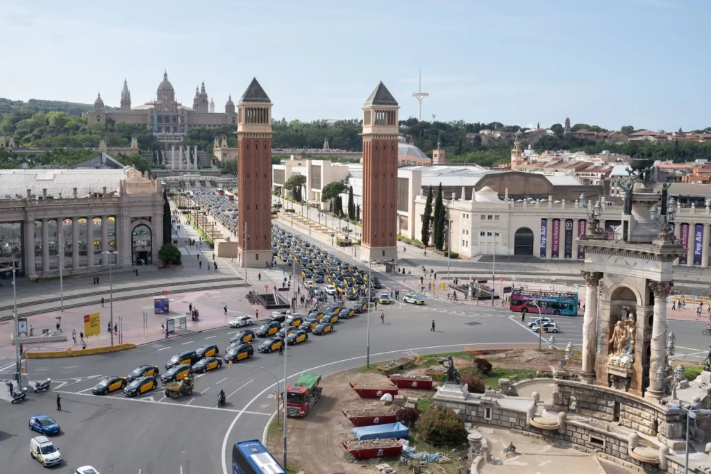 Los Juzgados De Barcelona Se Cargan 399 Licencias De Vtc Y Los Permisos Para Grandes Eventos 1 Europapress 5992019 Vista General Marcha Lenta Taxis Convocada Elite Taxi Plaza Espana 28 Mayo