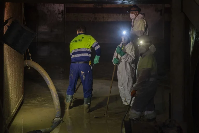 Emergencias hará «en breve» ensayo en garaje con líquido espesante para facilitar extracción de lodos