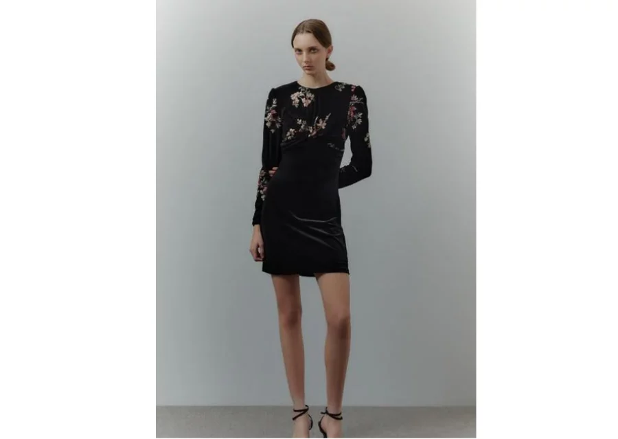 Falda Con Encaje, Vestidos Y Chaquetas Que Forman Parte De Las Novedades Que No Puedes Dejar Pasar En Sfera