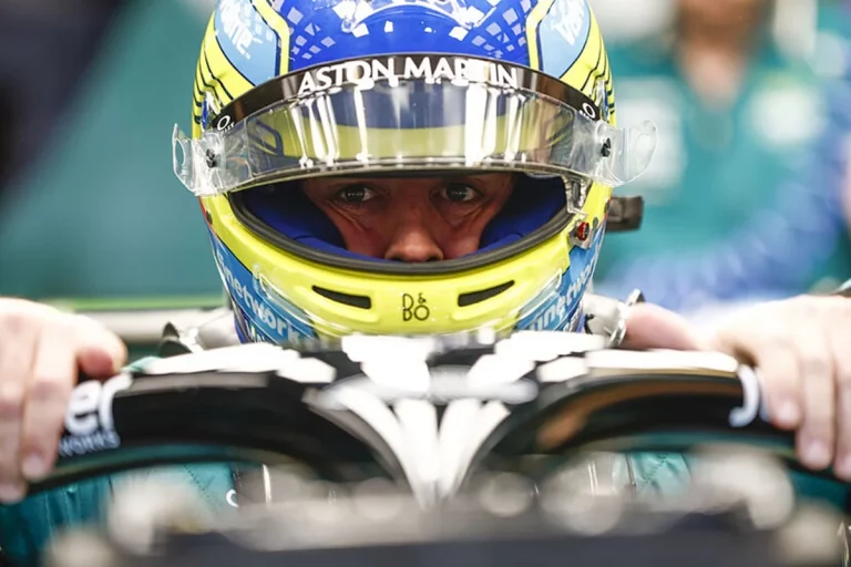 Fernando Alonso lanza un mensaje muy claro a Aston Martin para 2025