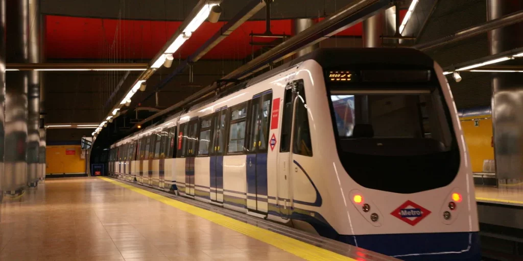 Línea 8: Velocidad Y Modernidad Rumbo Al Aeropuerto