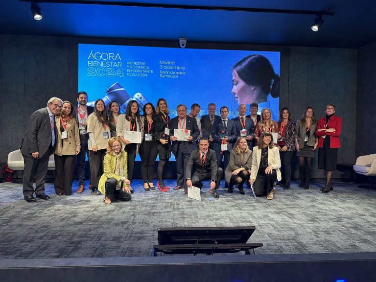 Caixabank, Correos, Roams, Noatum, Santander, Repsol y Alberto Cueto (EDP), premios Ágora Bienestar 2024