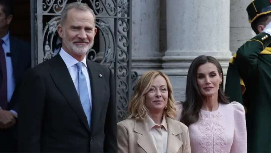 Italia Juzga A La Reina Letizia Y Tacha De Barata Su Imagen