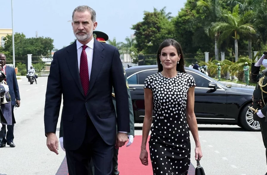 Italia Juzga A La Reina Letizia Y Tacha De Barata Su Imagen