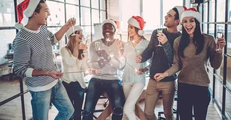 “No conocen la vergüenza”: La jefa va a la cena de empresa por Navidad y se encuentra una sorpresa