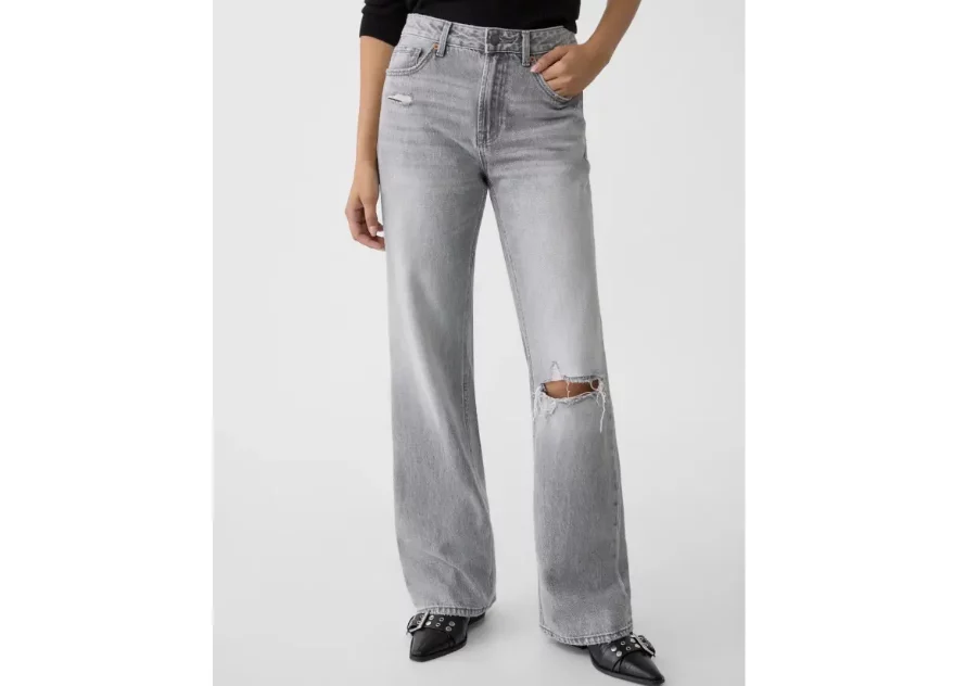 La Moda De Los Pantalones Vaqueros De Tiro Alto Llega A Stradivarius Con Un Modelo Atemporal