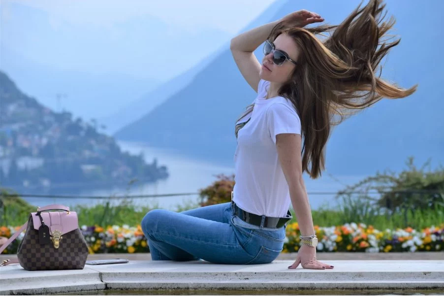 La Moda De Los Pantalones Vaqueros De Tiro Alto Llega A Stradivarius Con Un Modelo Atemporal