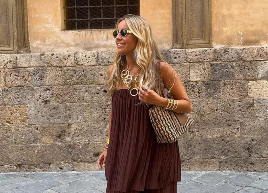 El color chocolate se impone como el favorito en Mango y Zara con estos vestidos efecto cuerpazo