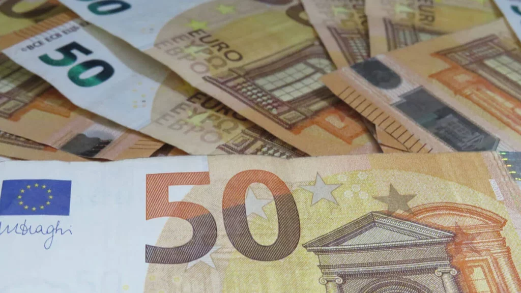 Riesgos Y Limitaciones: Lo Que La Ocu Advierte Sobre El Exceso De Ahorro