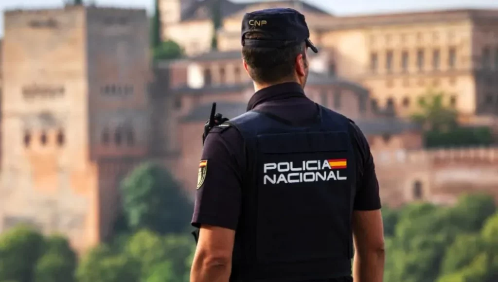 Policía Nacional: Cómo Los Delincuentes Usan Tus Datos Personales