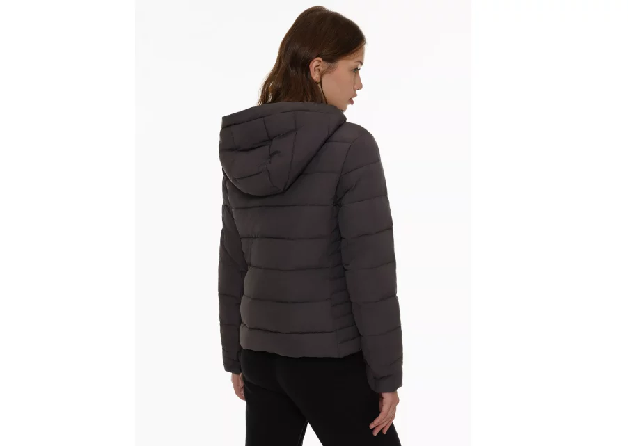 Por 12 Euros Tienes Una Cazadora Acolchada En Lefties Que Se Parece A La De Zara
