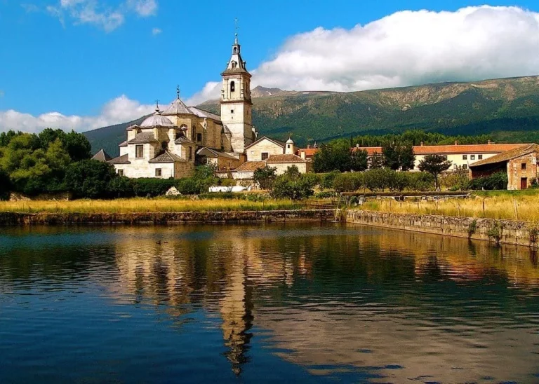 Por qué tienes que ir a Rascafría, el refugio invernal del valle de Lozoya de Madrid con paisajes únicos