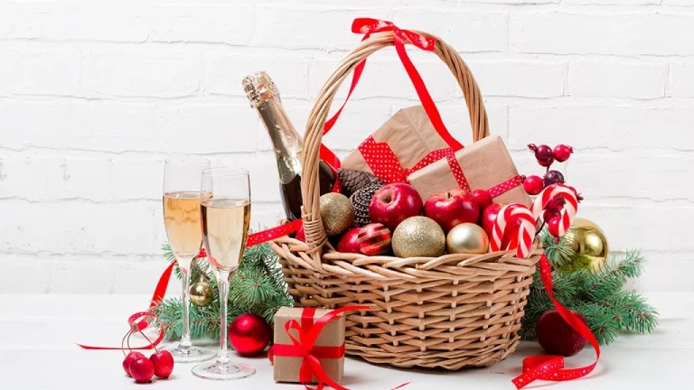 El susto en el IRPF por las cestas de Navidad: ¿Conviene recibirla en efectivo?