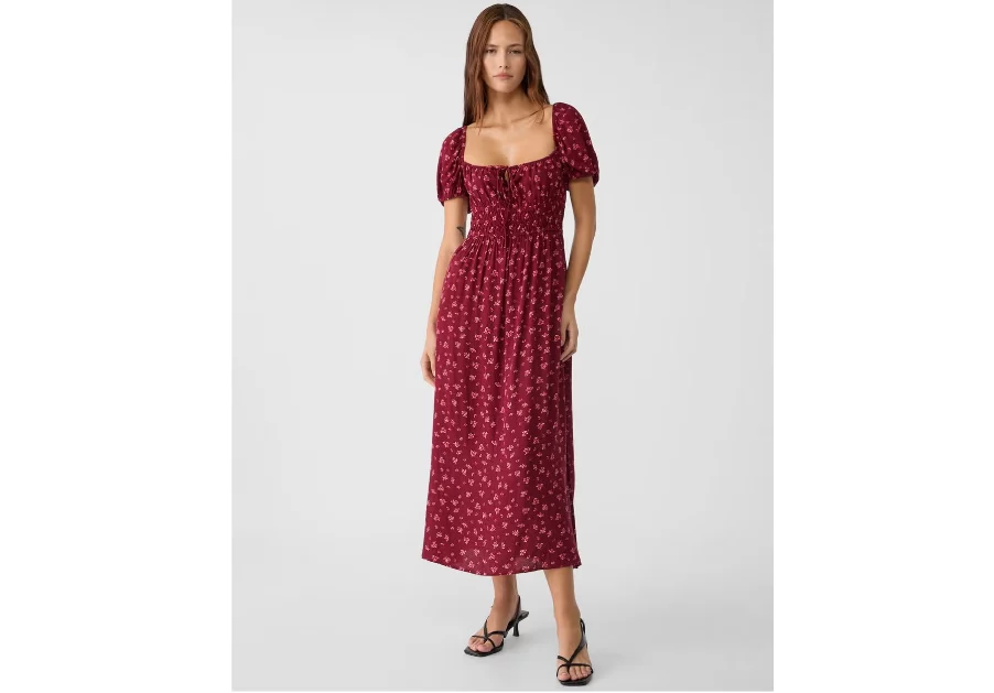 Son únicos estos vestidos estampados de Stradivarius y Zara para estrenar 2025 a lo grande