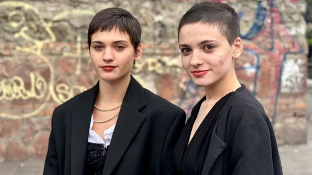 Unas gemelas separadas al nacer se reencuentran gracias a TikTok