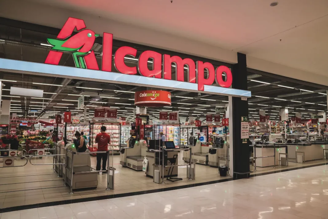 La controversia del despido y la entrega de la medalla