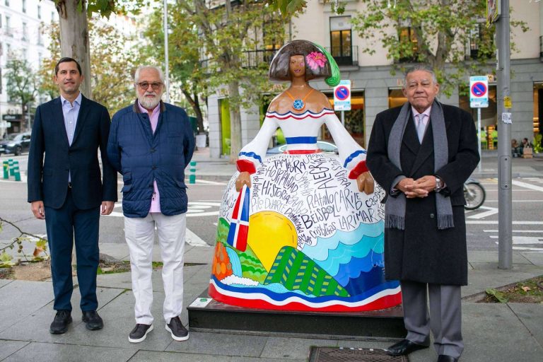 ‘Quisqueya La Bella’, la nueva menina dominicana que se exhibe en la exposición internacional Meninas Madrid Gallery