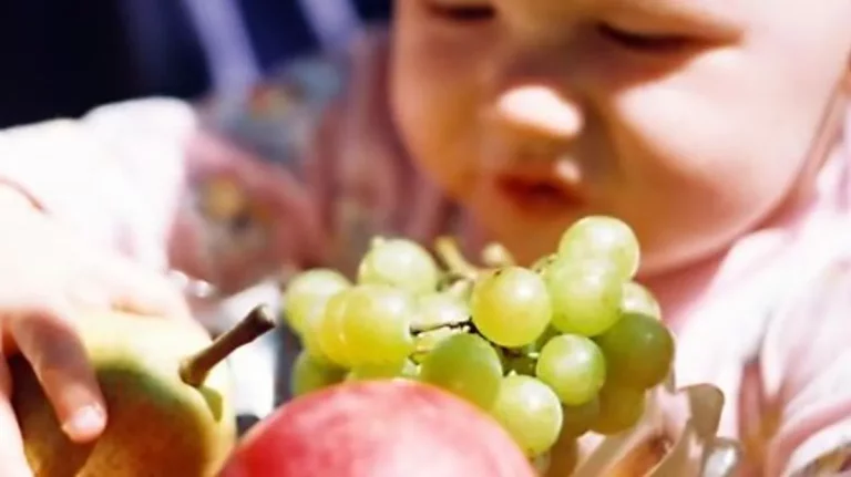 ¡Cuidado! Expertos alertan sobre el consumo de uvas en Nochevieja para niños menores de 5 años
