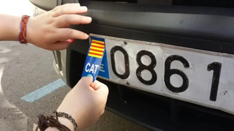 Se le ocurre tapar la E de la matrícula por CAT de Cataluña y se lleva una multa histórica de la DGT