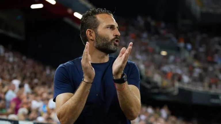 Rubén Baraja frena salida dramática en el Valencia CF