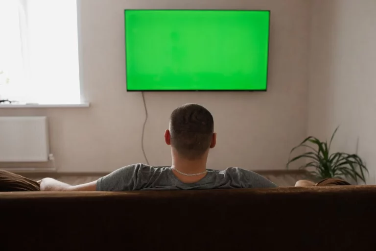 La policía italiana desmantela una red que vendía listas de IPTV ilegales y también contenido pedófilo