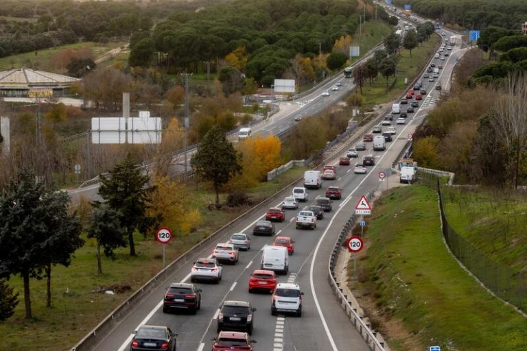 La DGT prevé 4 millones de desplazamientos por Reyes y advierte en la última fase del dispositivo especial de tráfico