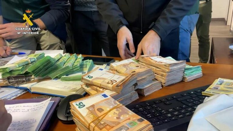 La Guardia Civil desmantela en Sevilla una red que blanqueaba millones del narcotráfico con empresas fantasma