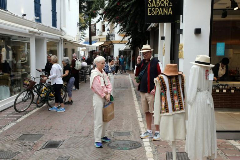 Los paquetes turísticos nacionales se encarecieron más de un 20 % en 2024, según datos del INE