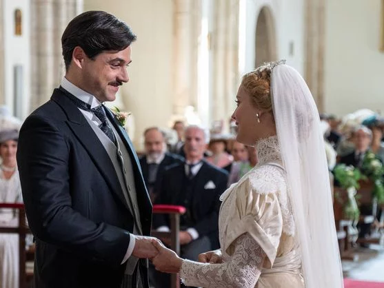 Boda, secretos y un descubrimiento tremendo en la triple entrega de ‘La Promesa’