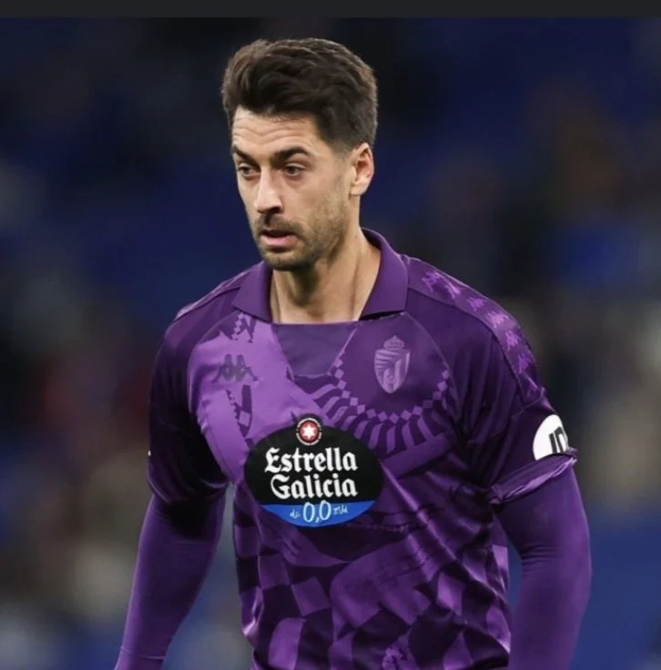 César de la Hoz frena al Oviedo tras llamada del Zaragoza