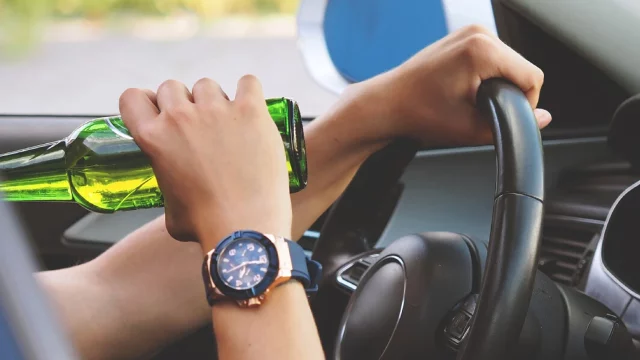 ¿Bebiste? La Dgt Te Dice Cuánto Esperar Antes De Conducir