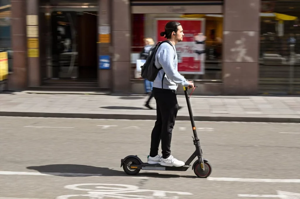 ¿Qué Regula La Dgt Sobre Los Patinetes Eléctricos?