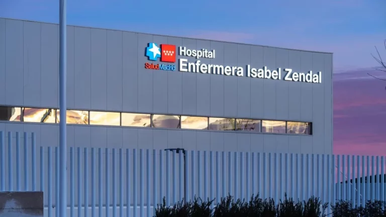 El Zendal se convierte en la primera escuela gratuita de cuidadores de enfermos de ELA