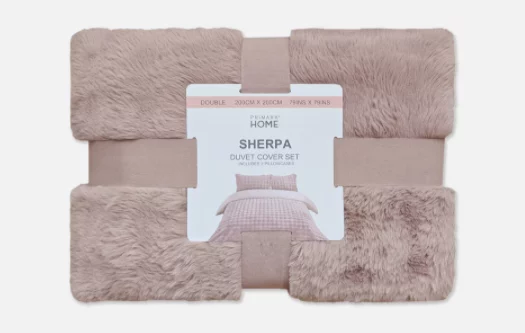 Colas En Primark: El Nórdico Polar Calentito Que Supera Las Fundas De Zara Home