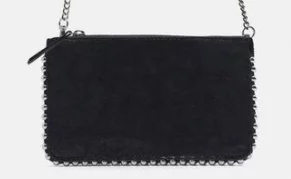 Zara Se Ha Tenido Que Equivocar Poniendo A Solo 17 Euros El Bolso 2 En 1 Convertible En Cartera