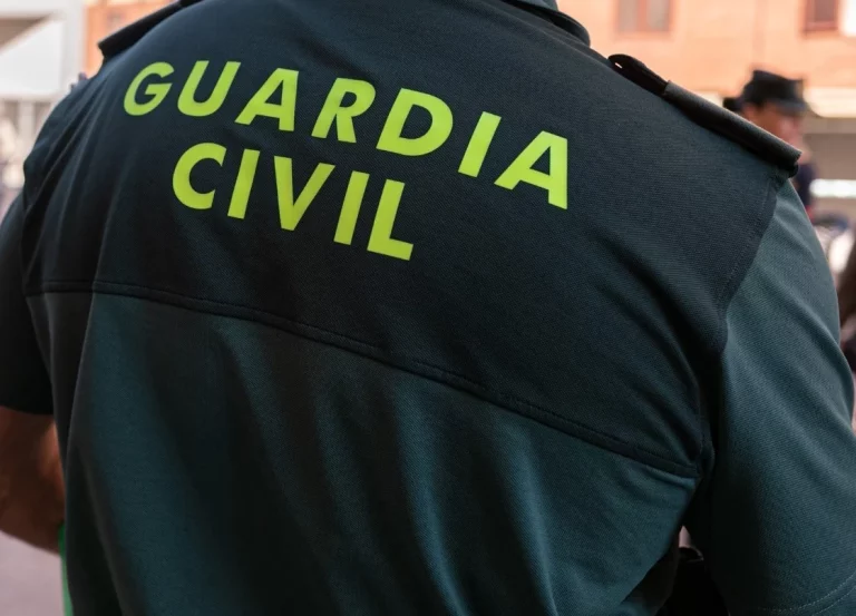 La Guardia Civil y la Policía interceptan en Pontevedra un carguero ruso con 120 kilos de cocaína