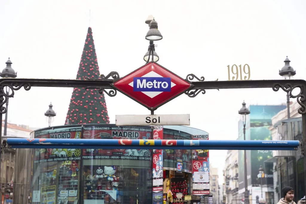 Los Descuentos Del Metro Y La Emt En Madrid Se Mantendrán «Los Próximos Días» 1 Europapress 6433058 Entrada Estacion Sol Metro Enero 2025 Madrid Espana Estacion Sol Red Metro