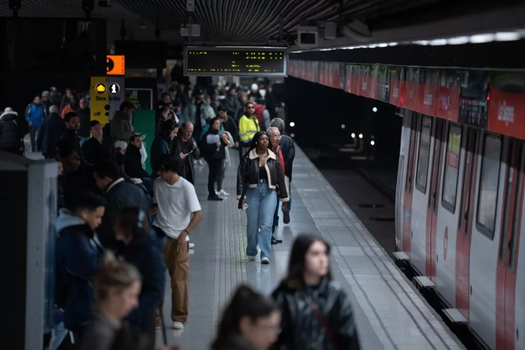 Madrid, Baleares Y Cataluña Mantienen De Momento Los Descuentos En El Transporte 1 Europapress 6471101 Varias Personas Metro 22 Enero 2025 Barcelona Catalunya Espana Plantilla