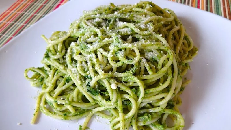 Ingredientes Para Una Pasta  Con Salsa Cremosa De Aguacate Irresistible