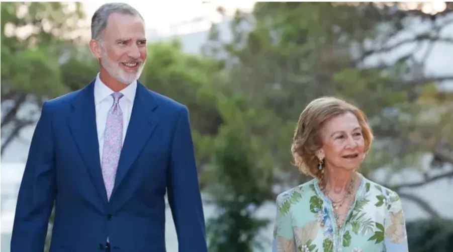 La maleta en la puerta Pilar Eyre habla de la reina Sofía y la gota que colmó el vaso con Juan Carlos I