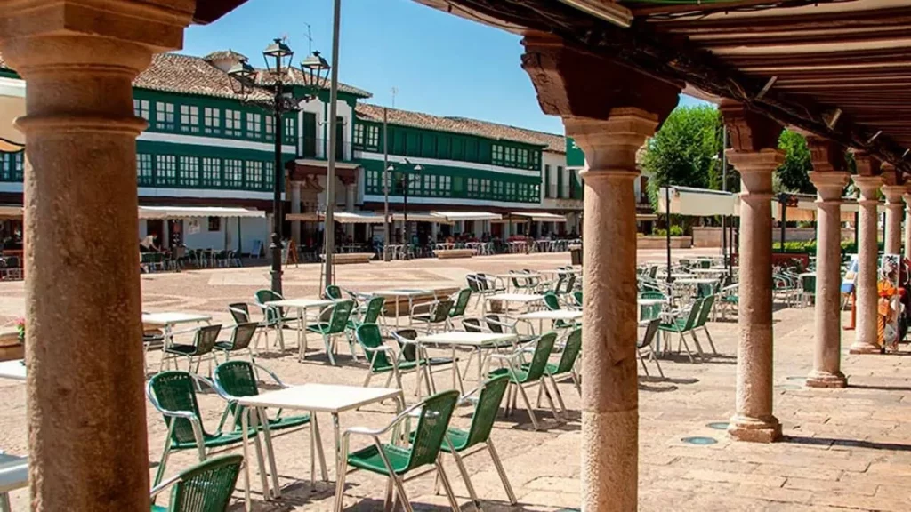 El Encanto Medieval De Almagro, Un Pueblo Con Historia Y Tradición En Ciudad Real 100 Plaza Mayor: El Corazón Vibrante De Almagro