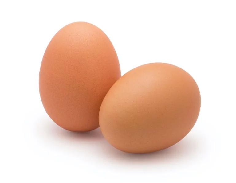 Por qué este curioso huevo de gallina se ha subastado por 250 dólares