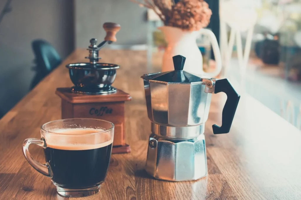 ¿Por Qué Las Cafeteras Son Un Imán Para Los Gérmenes?
