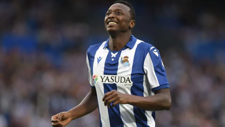 La irrupción de Umar Sadiq deja una víctima clara en el Valencia CF