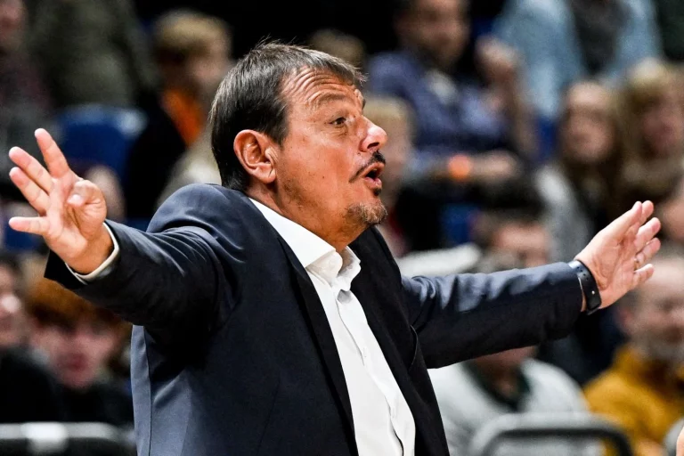 Rajada brutal de Ataman por el arbitraje del FC Barcelona – Panathinaikos